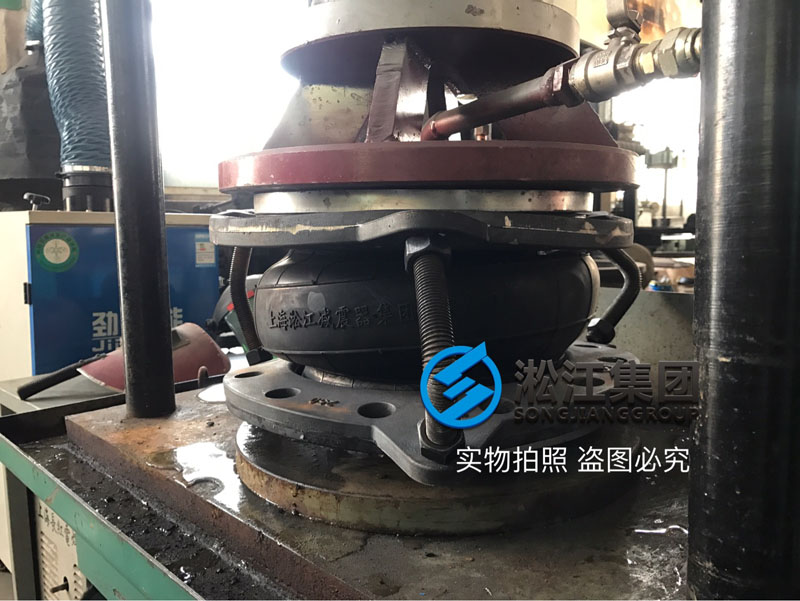 DN250橡膠接頭球墨法蘭強(qiáng)度檢測(cè)現(xiàn)場 DN250橡膠接頭球墨法蘭強(qiáng)度檢測(cè)現(xiàn)場
